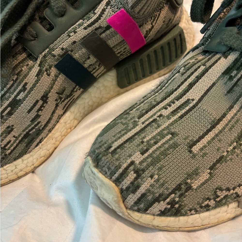 Adidas NMD R1 - Picture 4 of 7